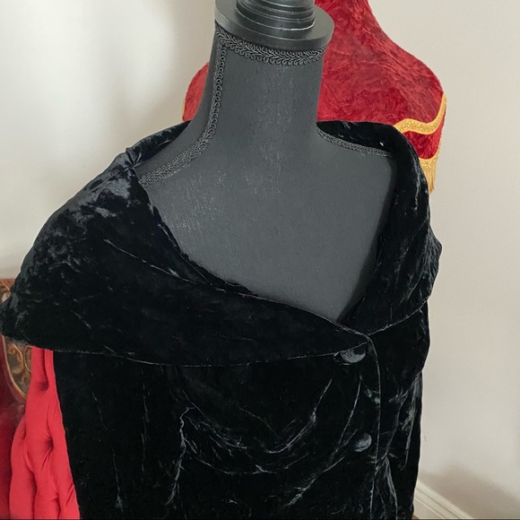 Beautiful romantic velvet vintage vest 💞 - Picture 3 of 5